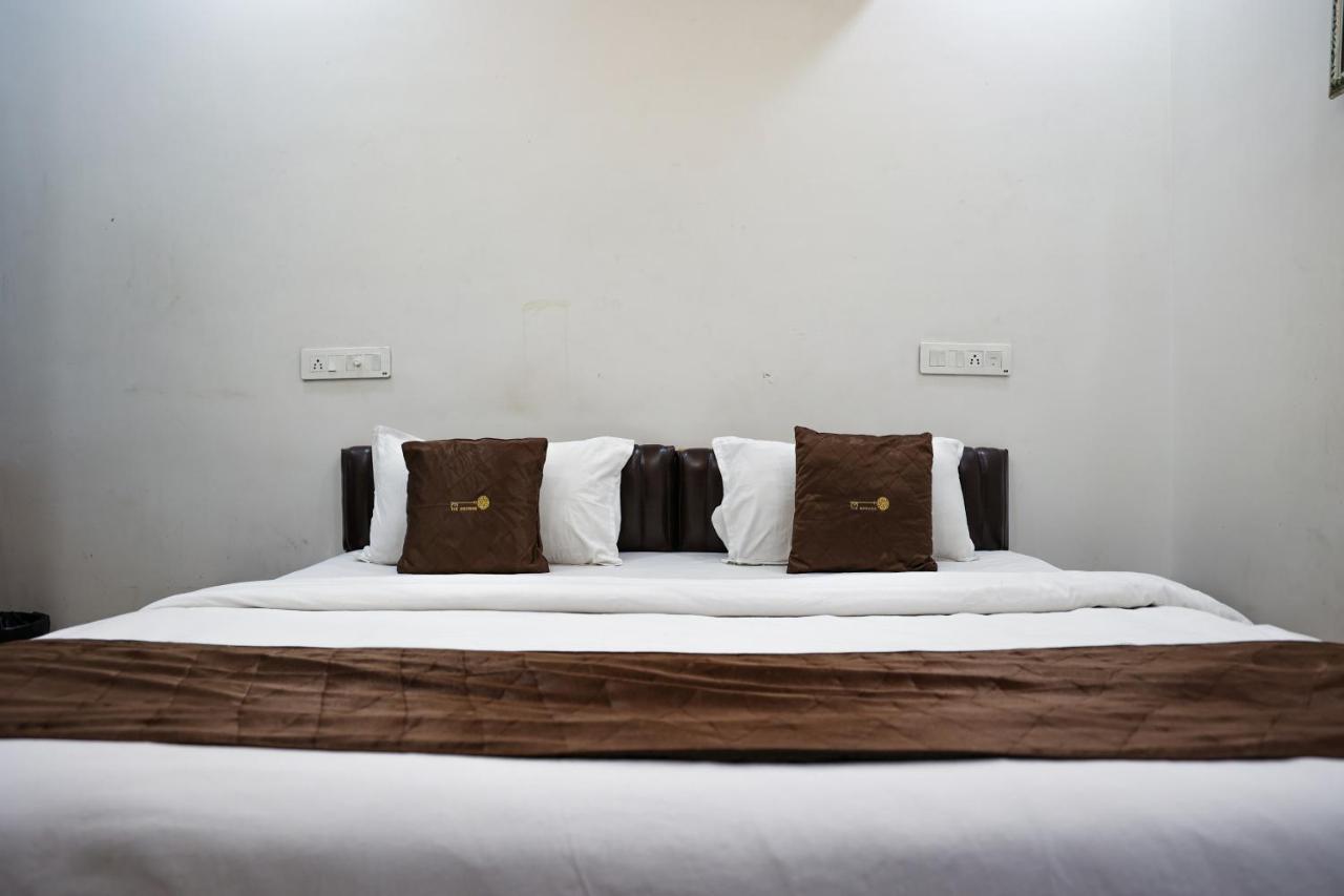 The Browns Hotel Nagpur Bagian luar foto
