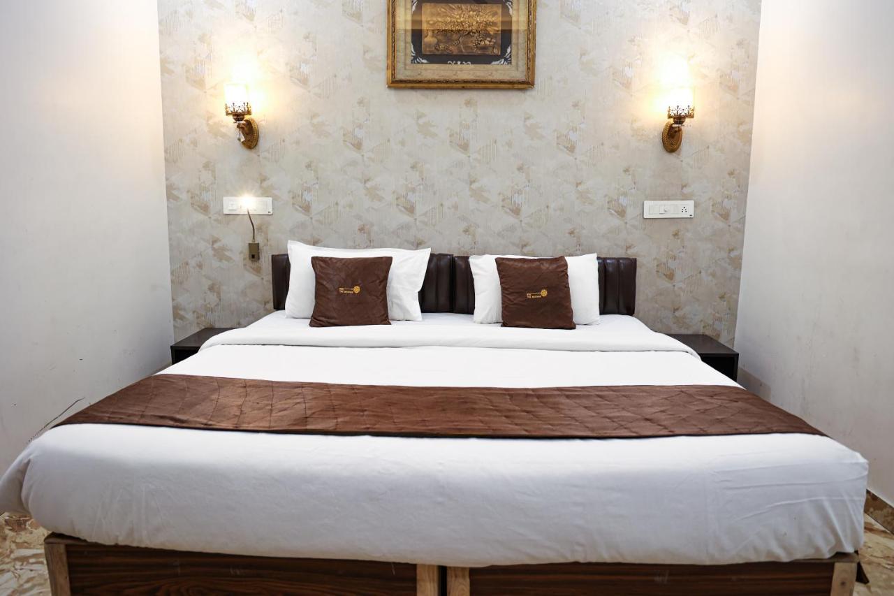 The Browns Hotel Nagpur Bagian luar foto