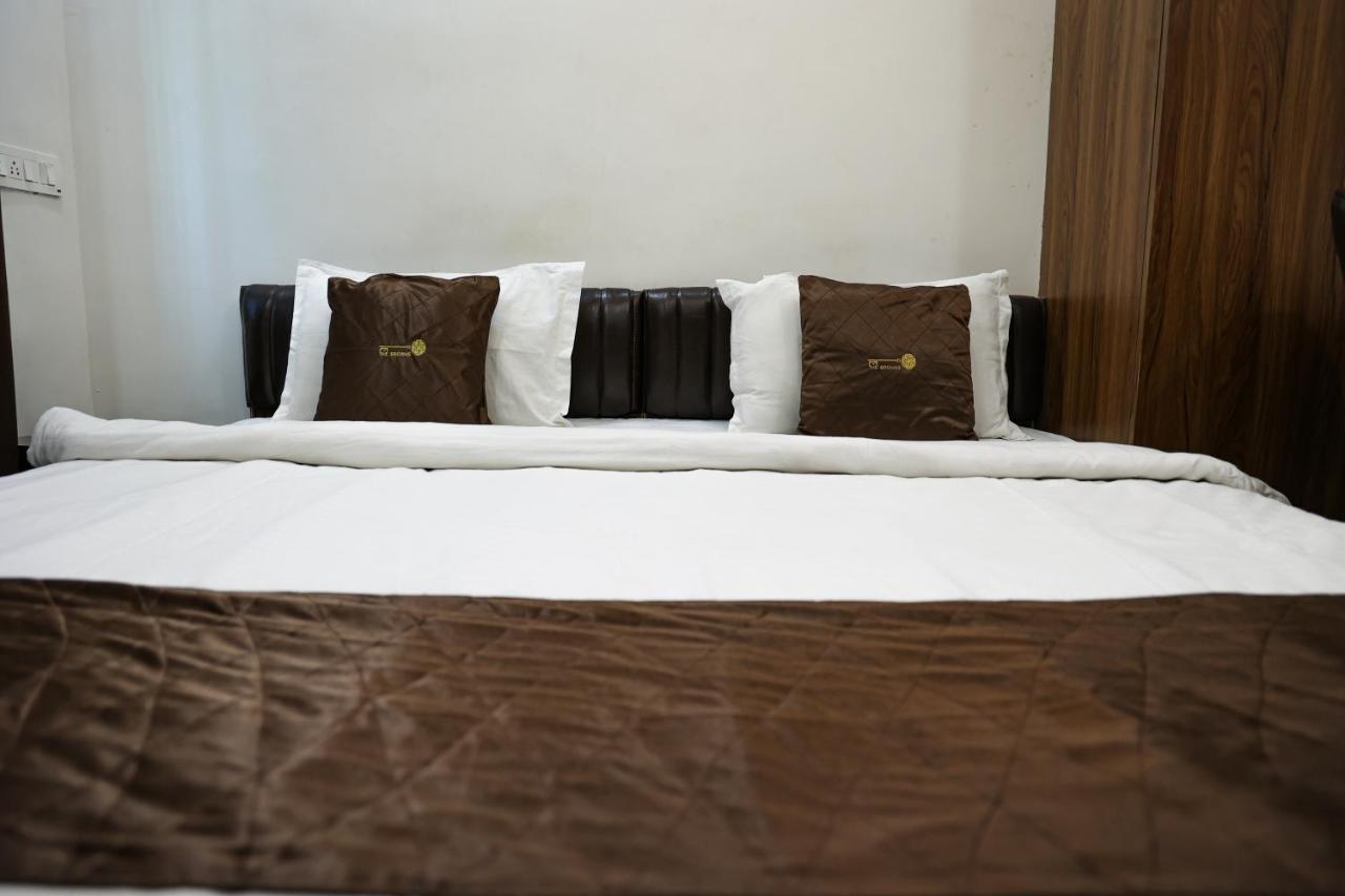 The Browns Hotel Nagpur Bagian luar foto